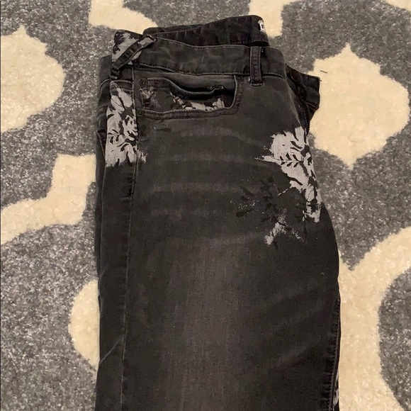 EUC Free People black floral jeans size 30 - Picture 2 of 4